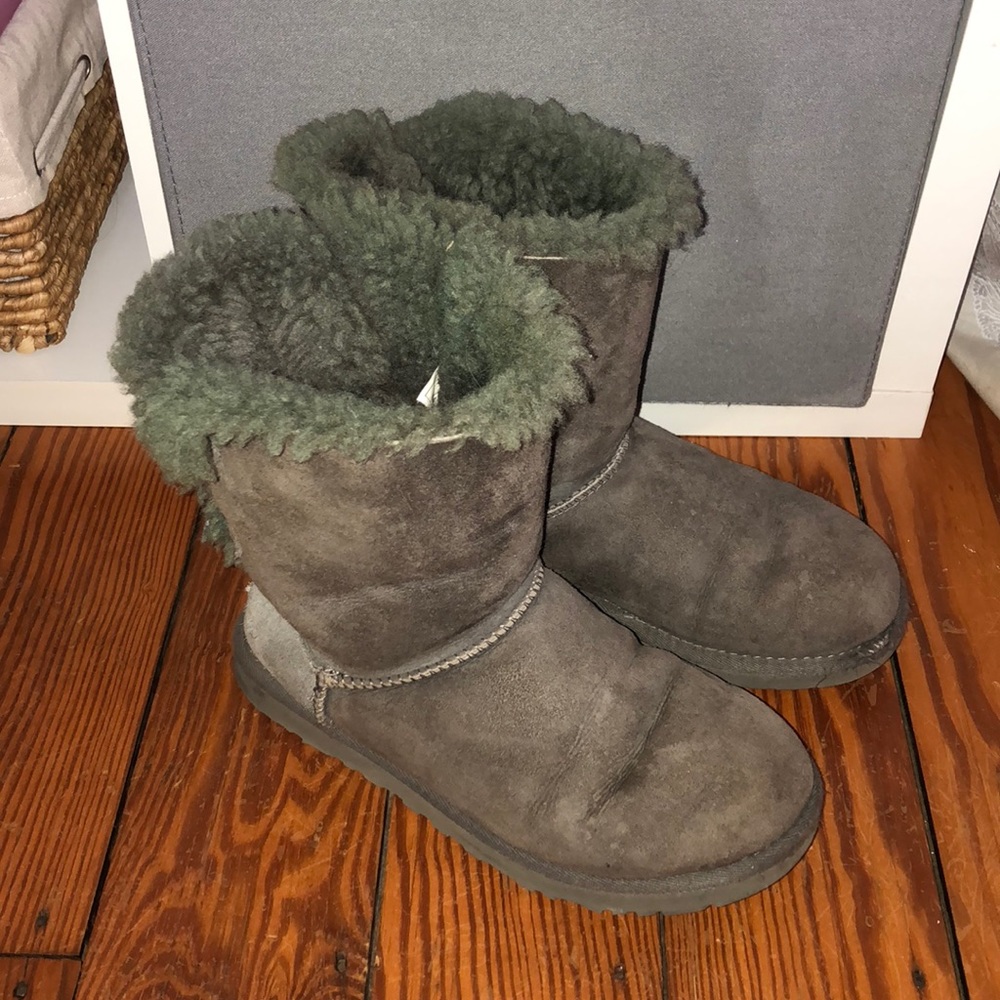 UGGS